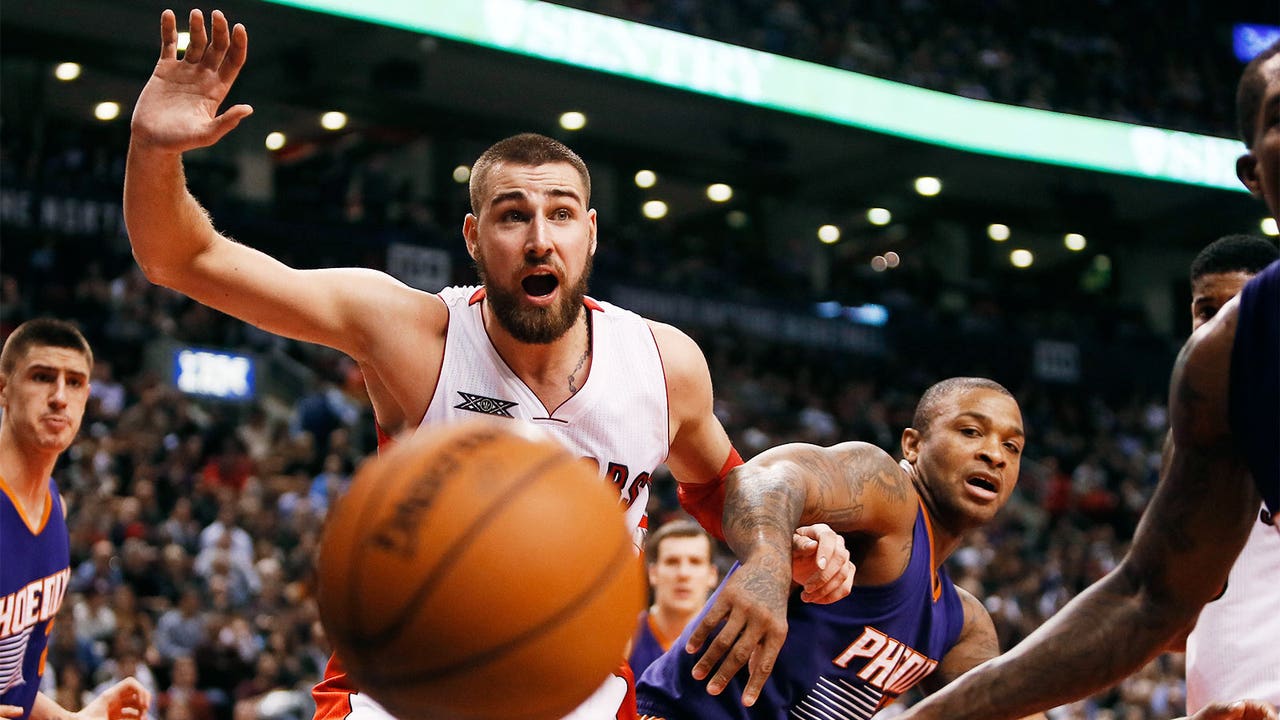 Jonas Valanciunas scores career-high 27 in Raptors' win over Suns